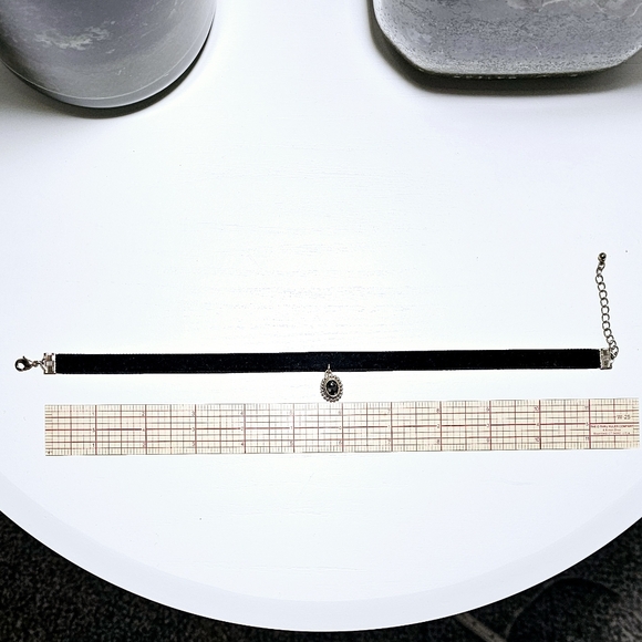 Velvet Choker with Gray Crystal Pendant - Picture 4 of 4